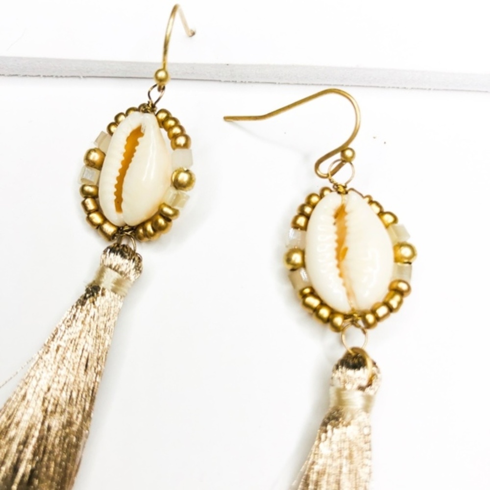 Isabela real Seashell Tassel Beaded Dangle Earring - Picture 2 of 4